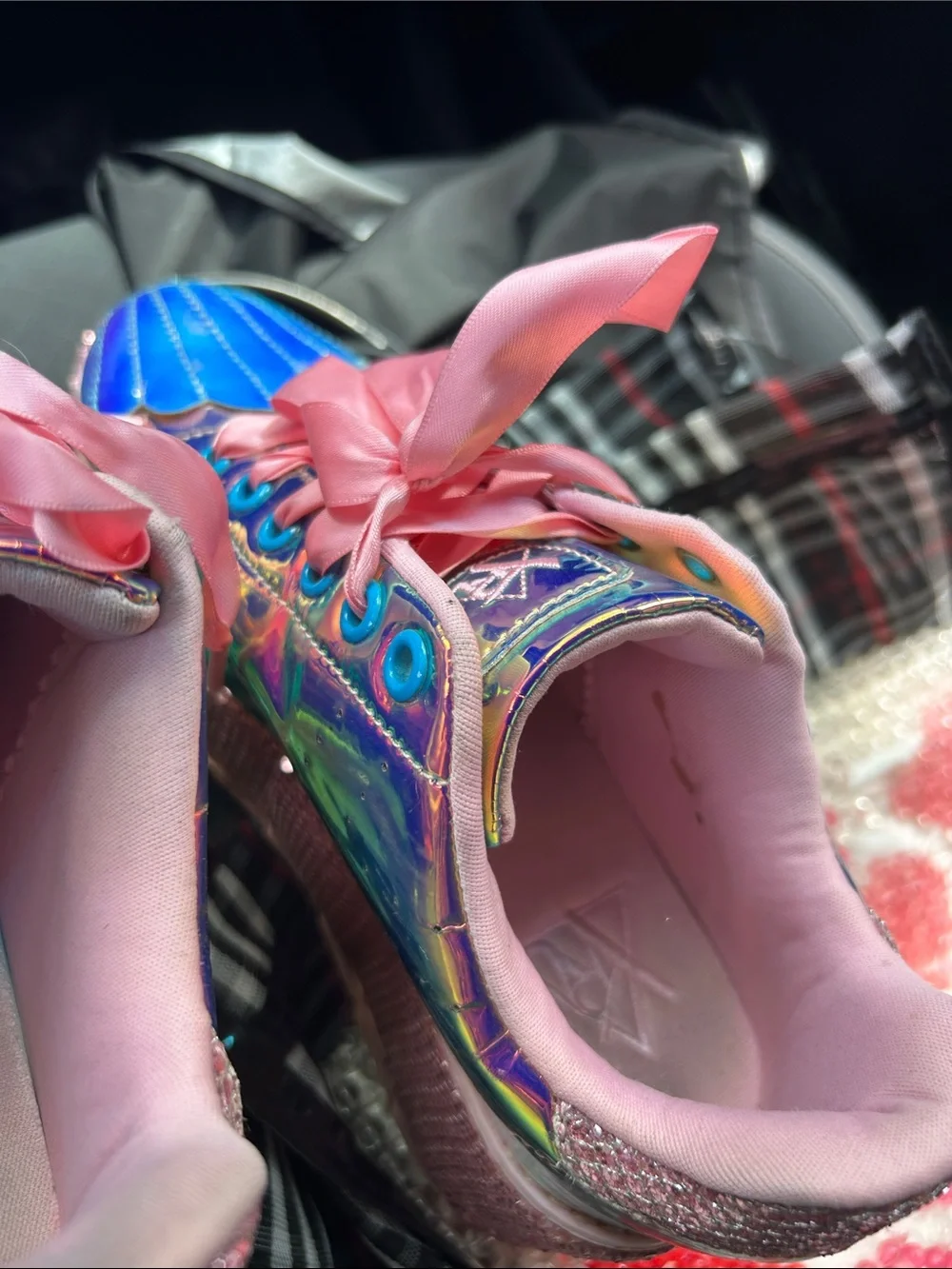 YRU Lala Mermaid Platform Sneakers in Iridescent Pink